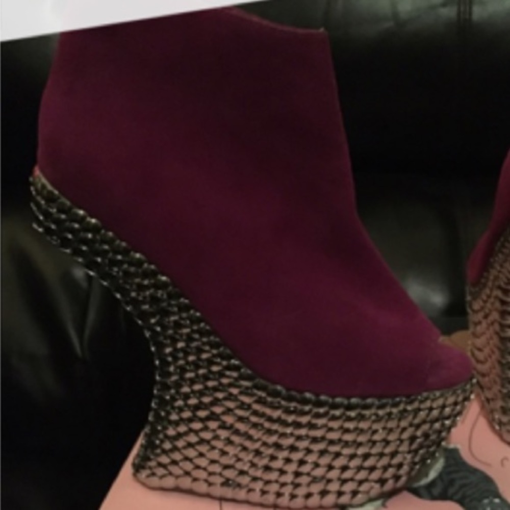 Jeffrey Campbell Price Firm Rare Find